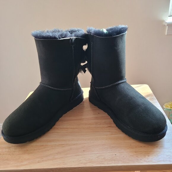 Ugg Bailey Bow II Boot size 10 - Picture 2 of 7